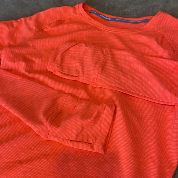 NWT - Saucony Swift running shirt - Size S - Picture 2 of 10